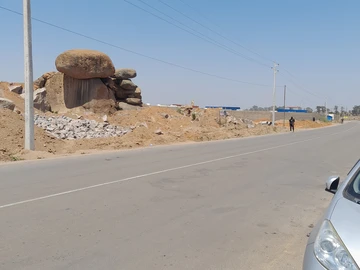 Commercial & Industrial Land