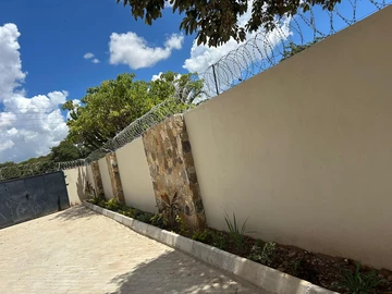 2 Bedroom Flat & Apartment