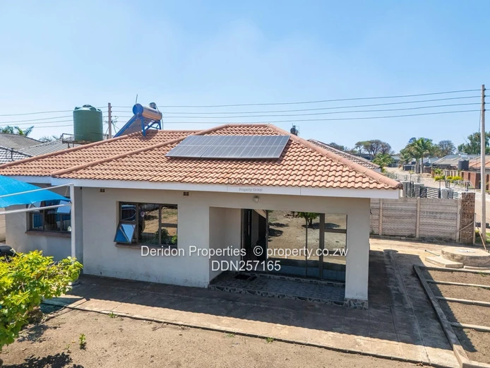 Corner 550m² Stand with Home & Solar in Kutandara