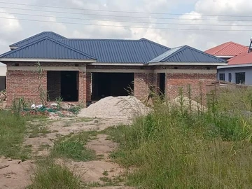 4 Bedroom Garden Flat
