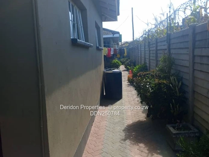 5-Bed Damofalls Home — Gated, Modern Kitchen & Yard (Sole Mandate)