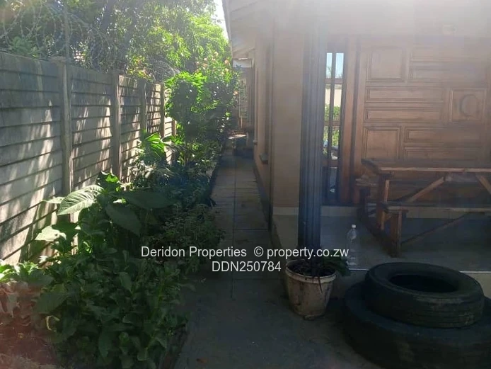 5-Bed Damofalls Home — Gated, Modern Kitchen & Yard (Sole Mandate)
