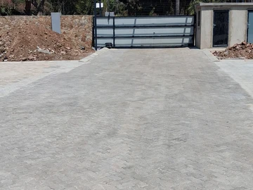 4 Bedroom Garden Flat