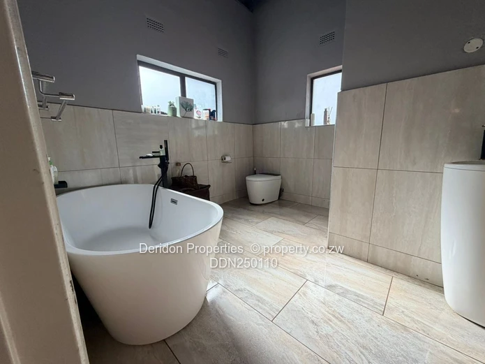Modern 6-Bed Rolf Valley Home — Pool & Borehole