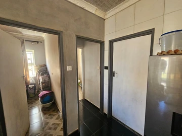 6 Bedroom House