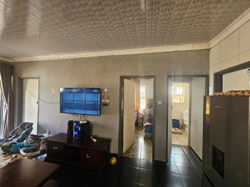 6 Bedroom House