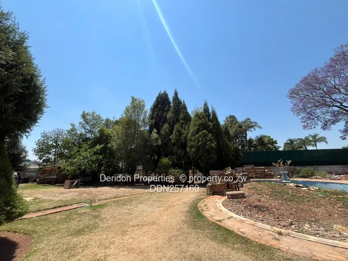 Gunhill 4-Bed Family Home on 2800 m² with Garden