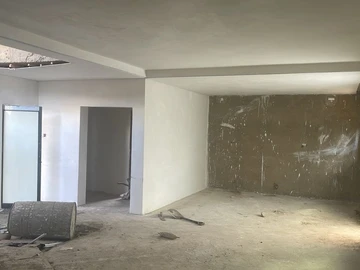 4 Bedroom Flat & Apartment