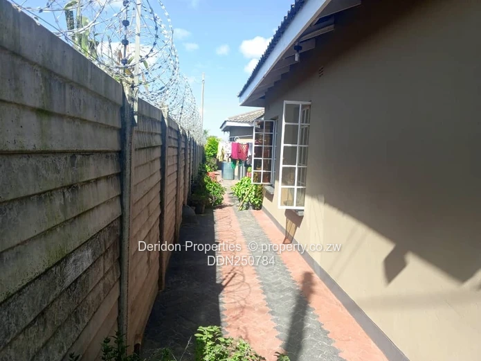 5-Bed Damofalls Home — Gated, Modern Kitchen & Yard (Sole Mandate)