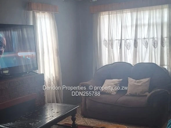 Cozy 3-Bed Home in Budiriro 1