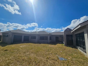 6 Bedroom House
