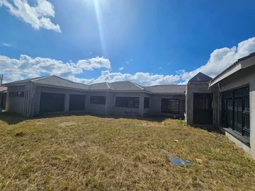 6 Bedroom House