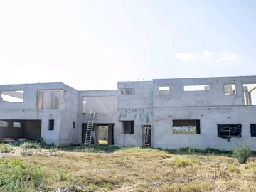 Double  Story over looking Borrowdale Brook 