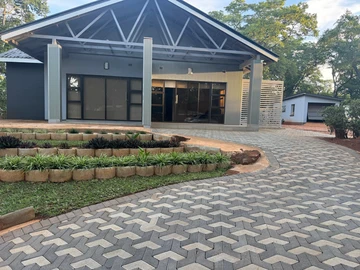 6 Bedroom House