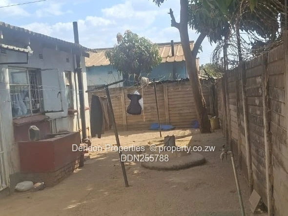 Cozy 3-Bed Home in Budiriro 1
