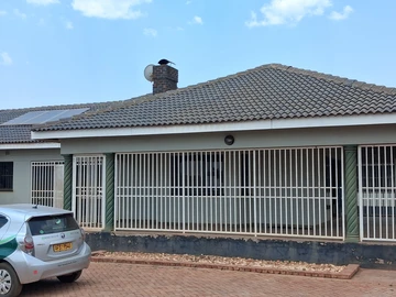 6 Bedroom House