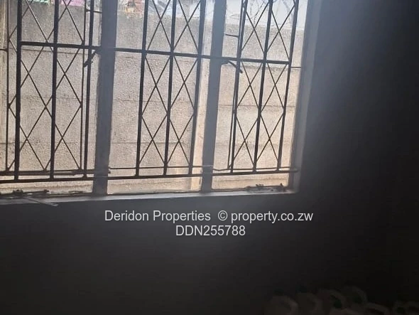 Cozy 3-Bed Home in Budiriro 1