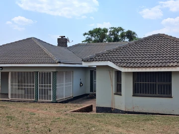 6 Bedroom House