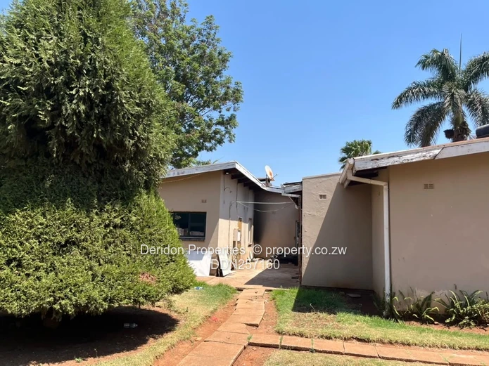 Gunhill 4-Bed Family Home on 2800 m² with Garden