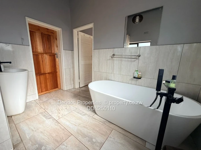 Modern 6-Bed Rolf Valley Home — Pool & Borehole