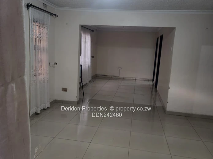 House to Let in Glen Norah