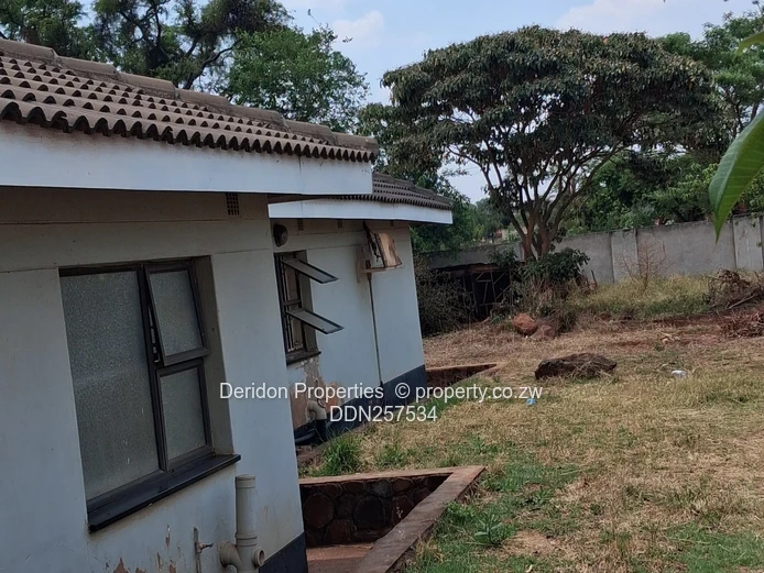 6-Bed Gletwin Park Home — Walled Garden, Double Garage