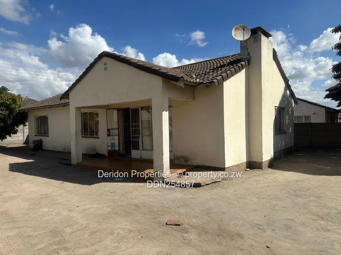 3BR, 2BA Family Home with Spacious Paved Yard in Msasa Park